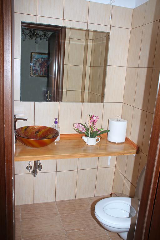 Kristal Hotel Принос Экстерьер фото